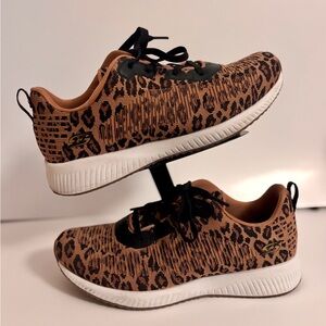 Skechers: BOBS Sport Squad Chaos women's sneakers Size 8.5